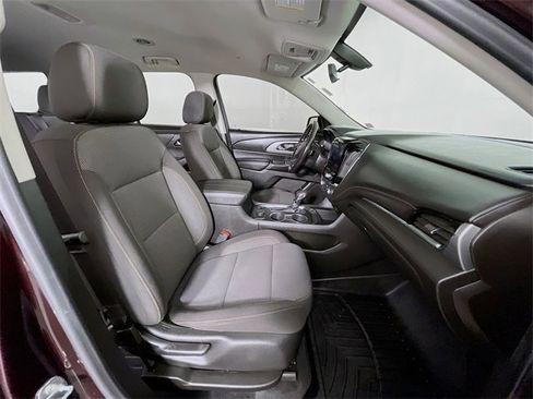 Certified 2021 Chevrolet Traverse LT w/ LPO, Blackout Package image 31