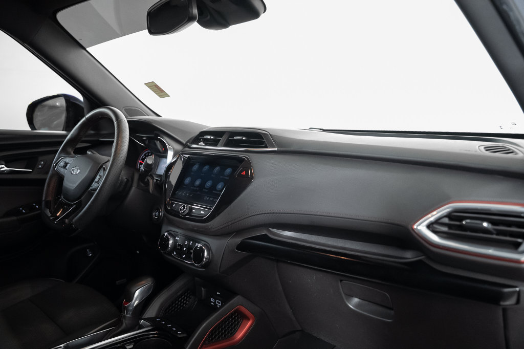 Used 2023 Chevrolet TrailBlazer RS w/ Sun and Liftgate Package FWD image 38