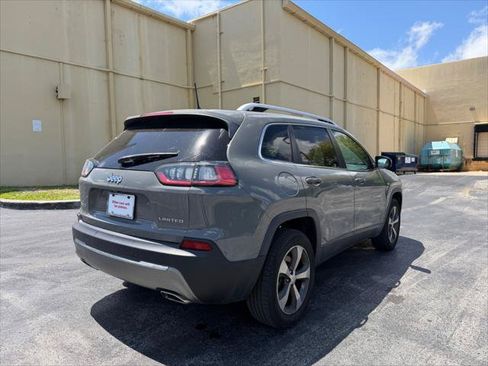 Used 2019 Jeep Cherokee Limited AWD/4WD image 6