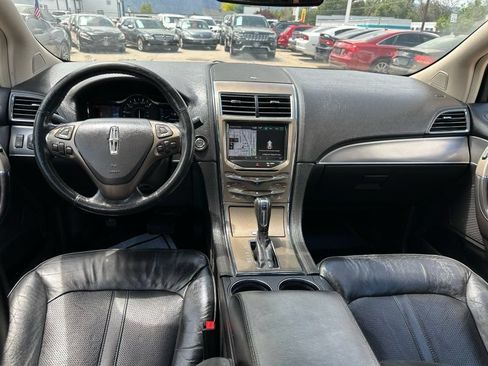 Used 2013 Lincoln MKX AWD image 19
