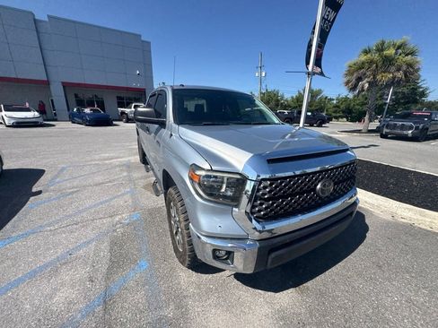 Used 2018 Toyota Tundra SR5 AWD/4WD image 11