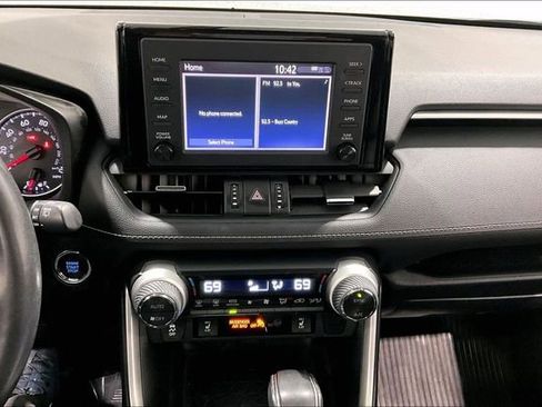 Used 2019 Toyota RAV4 XLE Premium AWD/4WD image 15