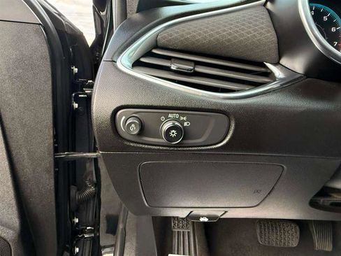 Used 2020 Chevrolet Malibu LT image 35