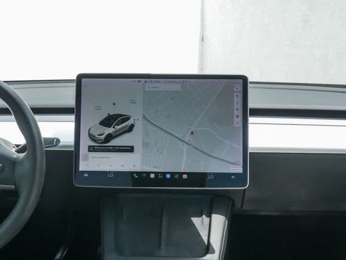 Used 2021 Tesla Model Y Long Range AWD/4WD image 12
