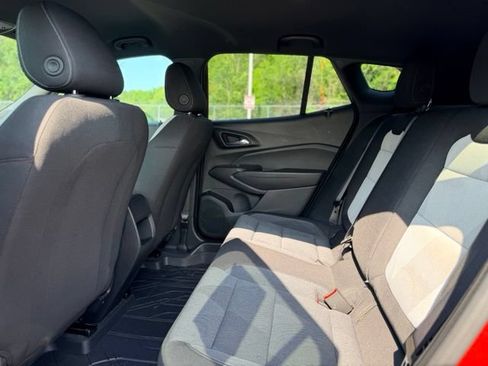 Used 2024 Chevrolet Trax RS w/ Driver Confidence Package FWD image 23