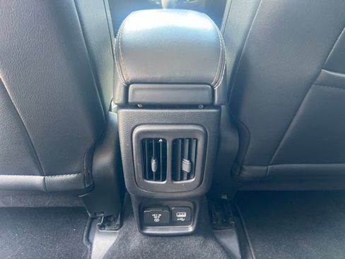 Used 2019 Jeep Compass Latitude w/ Safety & Security Group FWD image 17