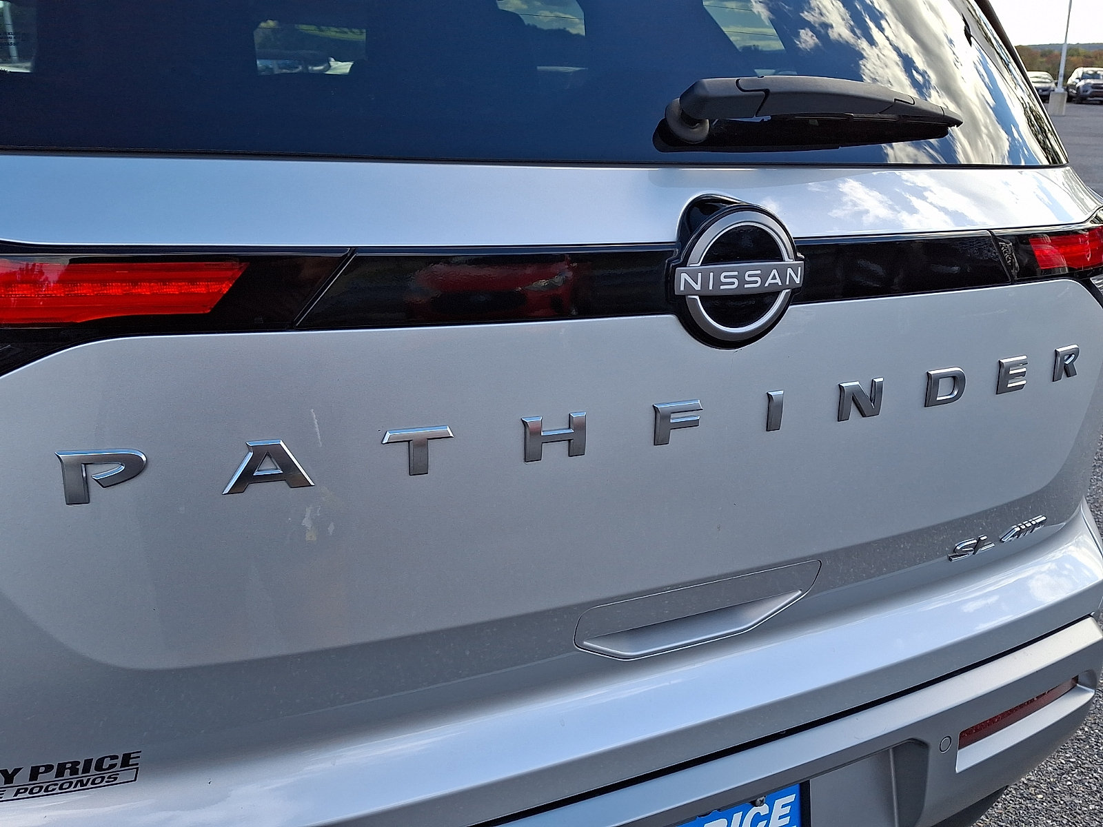 Used 2024 Nissan Pathfinder SL w/ SL Premium Package AWD/4WD image 34