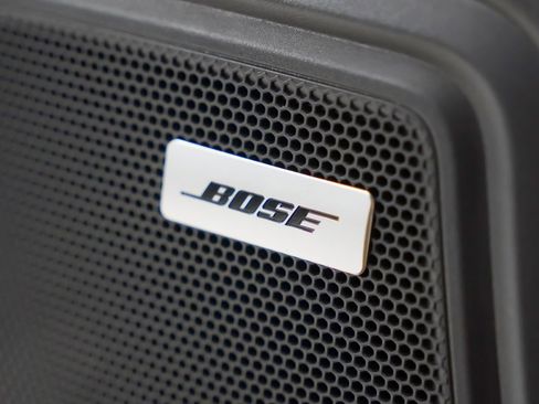 Certified 2025 Porsche Macan image 17