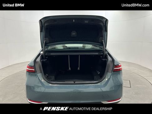 Used 2025 BMW 530i w/ Premium Package image 22