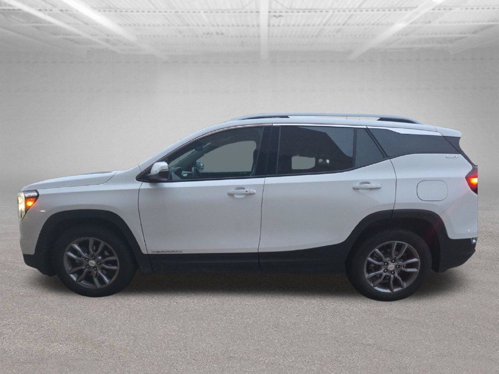 Used 2024 GMC Terrain SLT FWD image 3