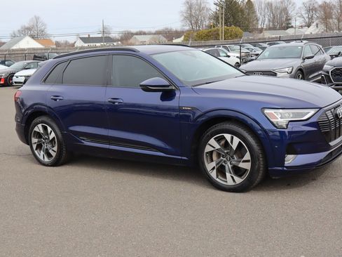 Used 2021 Audi e-tron Premium w/ Convenience Plus Package image 3