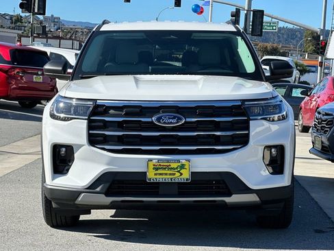 New 2026 Ford Explorer Active image 2