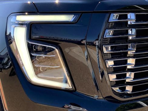 Used 2025 GMC Yukon Denali Ultimate AWD/4WD image 27
