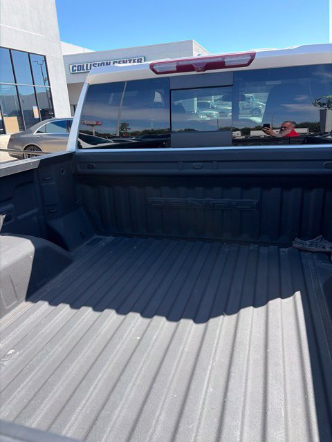 Used 2022 GMC Sierra 1500 Denali AWD/4WD image 9