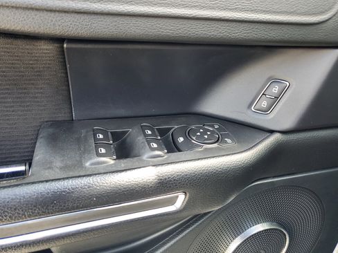 Used 2020 Ford Expedition XLT image 28