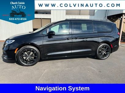 Used 2025 Chrysler Pacifica Limited