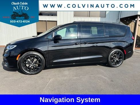 Used 2025 Chrysler Pacifica Limited FWD image 1