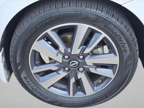 Used 2024 Nissan Versa S w/ S Plus Package FWD image 25