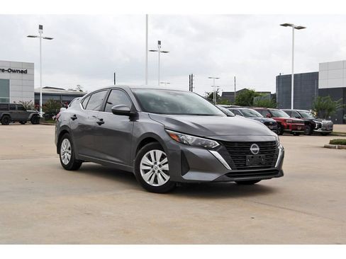 Used 2025 Nissan Sentra S FWD image 1