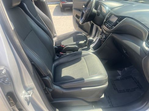 Used 2017 Chevrolet Trax LT w/ Driver Confidence Package image 33