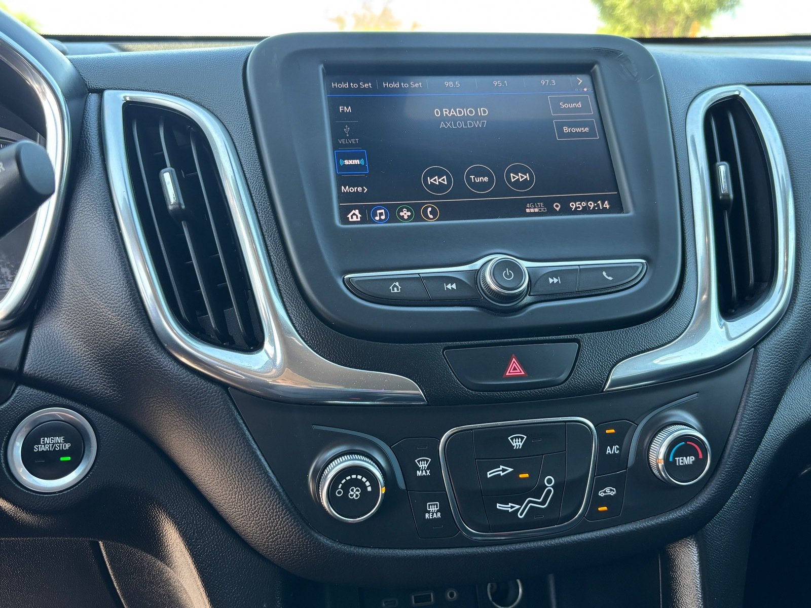 Used 2021 Chevrolet Equinox LT FWD image 14