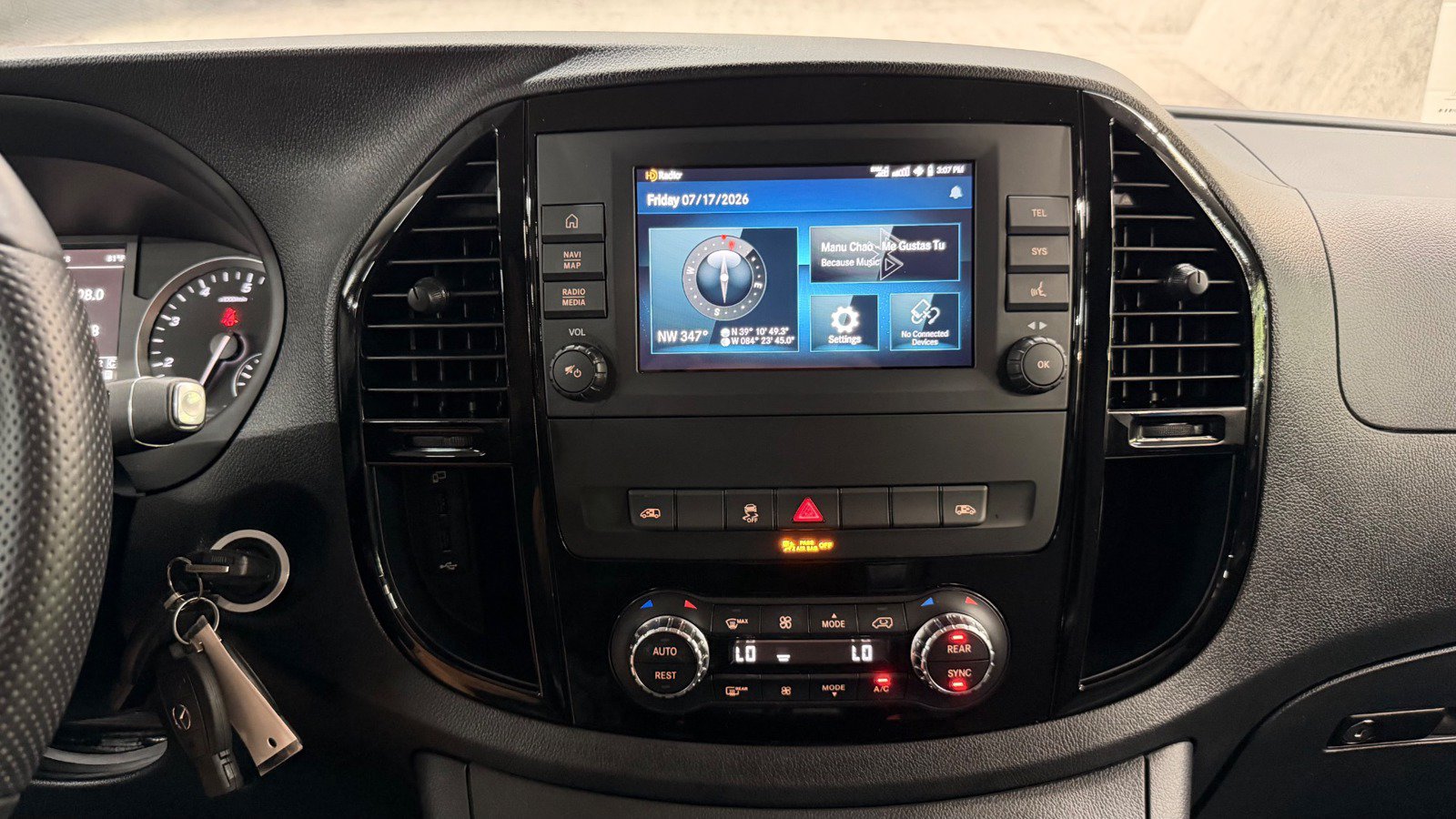 Used 2023 Mercedes-Benz Metris Passenger image 36