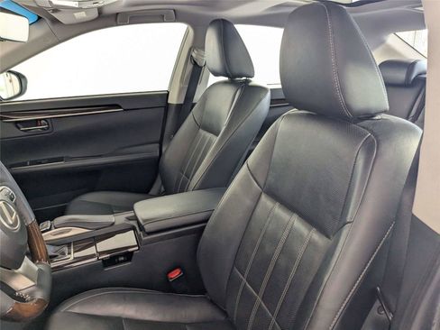 Used 2016 Lexus ES 350 w/ Luxury Package w/Wood Trim image 10