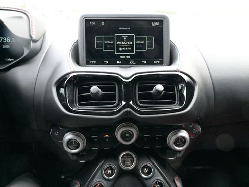 Used 2019 Aston Martin V8 Vantage Coupe image 29