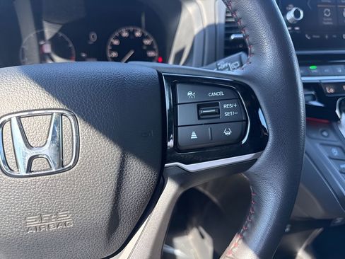 Used 2025 Honda Odyssey Sport-L image 18