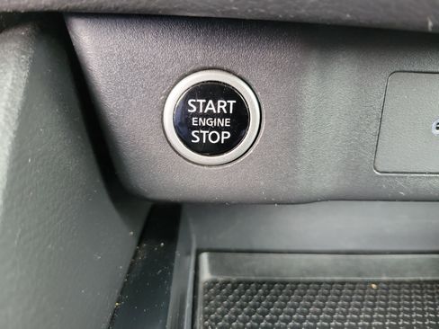 Used 2023 Nissan Rogue SV image 30