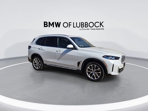 Used 2025 BMW X5 xDrive40i w/ Climate Comfort Package AWD/4WD image 2