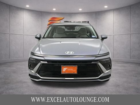 Used 2025 Hyundai Sonata SEL FWD image 12