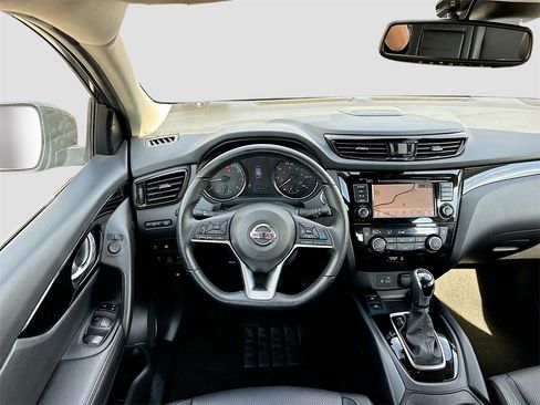 Used 2022 Nissan Rogue Sport SL w/ Premium Package image 24