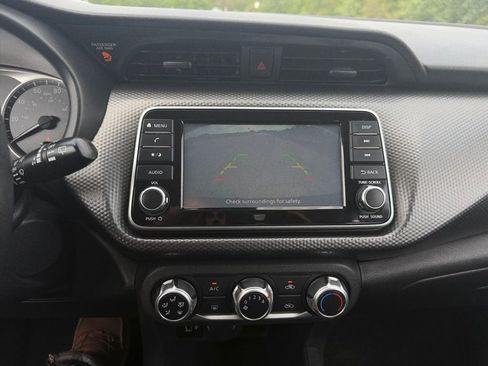 Used 2020 Nissan Kicks S FWD image 10
