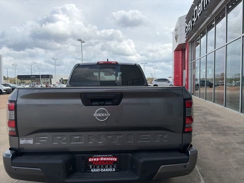 Certified 2025 Nissan Frontier SV w/ SV Convenience Package image 3