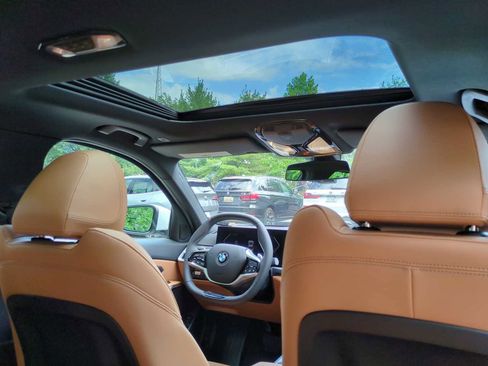 New 2025 BMW 330i xDrive Sedan w/ Premium Package image 22