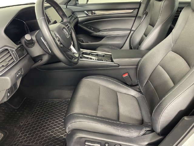 Used 2019 Honda Accord Sport image 2