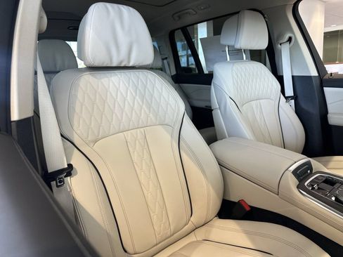 New 2027 BMW X7 xDrive40i w/ Premium Package AWD/4WD image 16