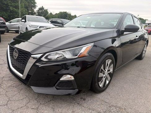 Used 2020 Nissan Altima 2.5 S FWD image 3