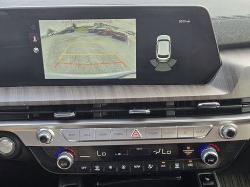 Used 2023 Kia Telluride EX w/ EX Captain's Chair Package image 18