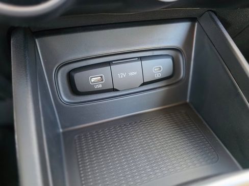 New 2026 Hyundai Venue SE image 28