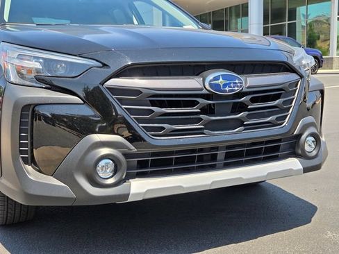 Used 2025 Subaru Outback Limited w/ Popular Package #2 AWD/4WD image 8