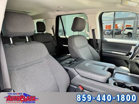 Used 2025 Ford Expedition Active AWD/4WD image 49