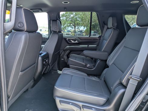 Used 2023 Chevrolet Tahoe Premier RWD image 13