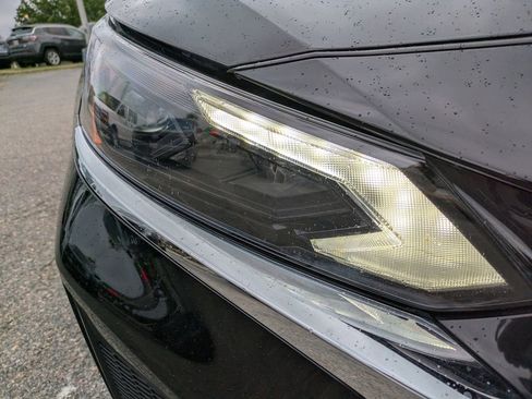 Used 2025 Nissan Altima 2.5 SV FWD image 11