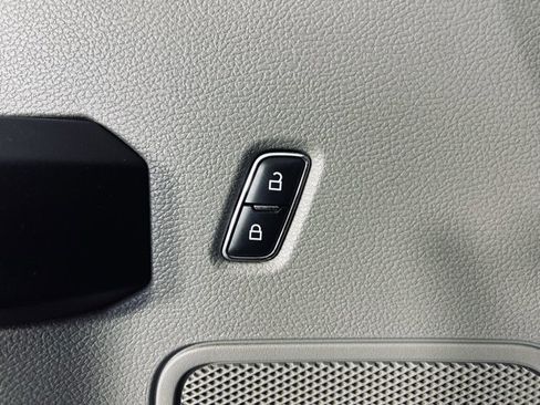 Used 2020 Ford F550 4x4 Crew Cab Super Duty image 17