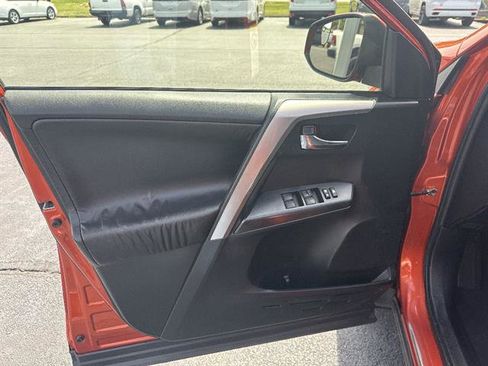 Used 2016 Toyota RAV4 XLE image 7