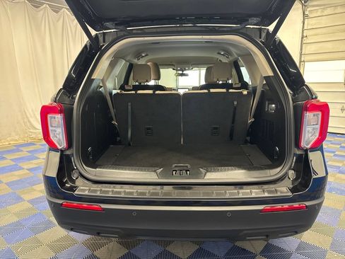 Used 2023 Ford Explorer XLT AWD/4WD image 23