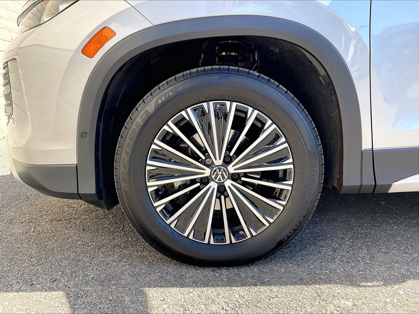 Certified 2025 Volkswagen Tiguan S FWD image 7