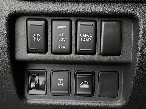 Used 2018 Nissan Titan PRO-4X AWD/4WD image 21